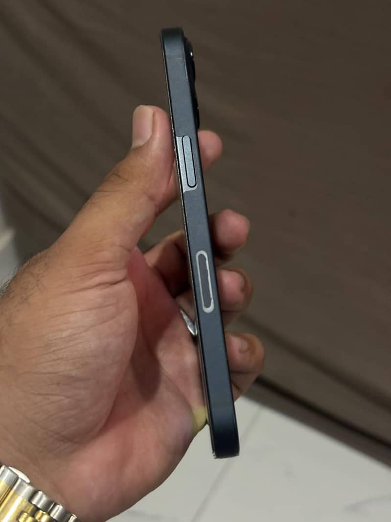 Apple iPhone 13 4