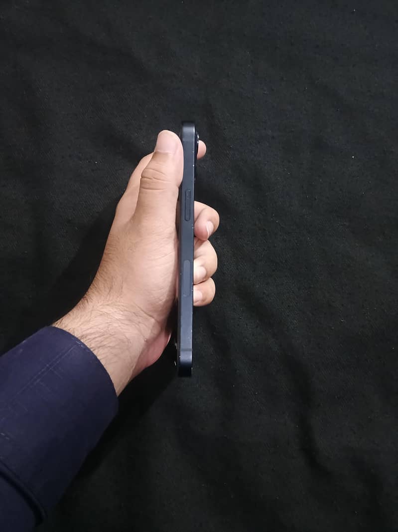 Apple iPhone 13 3