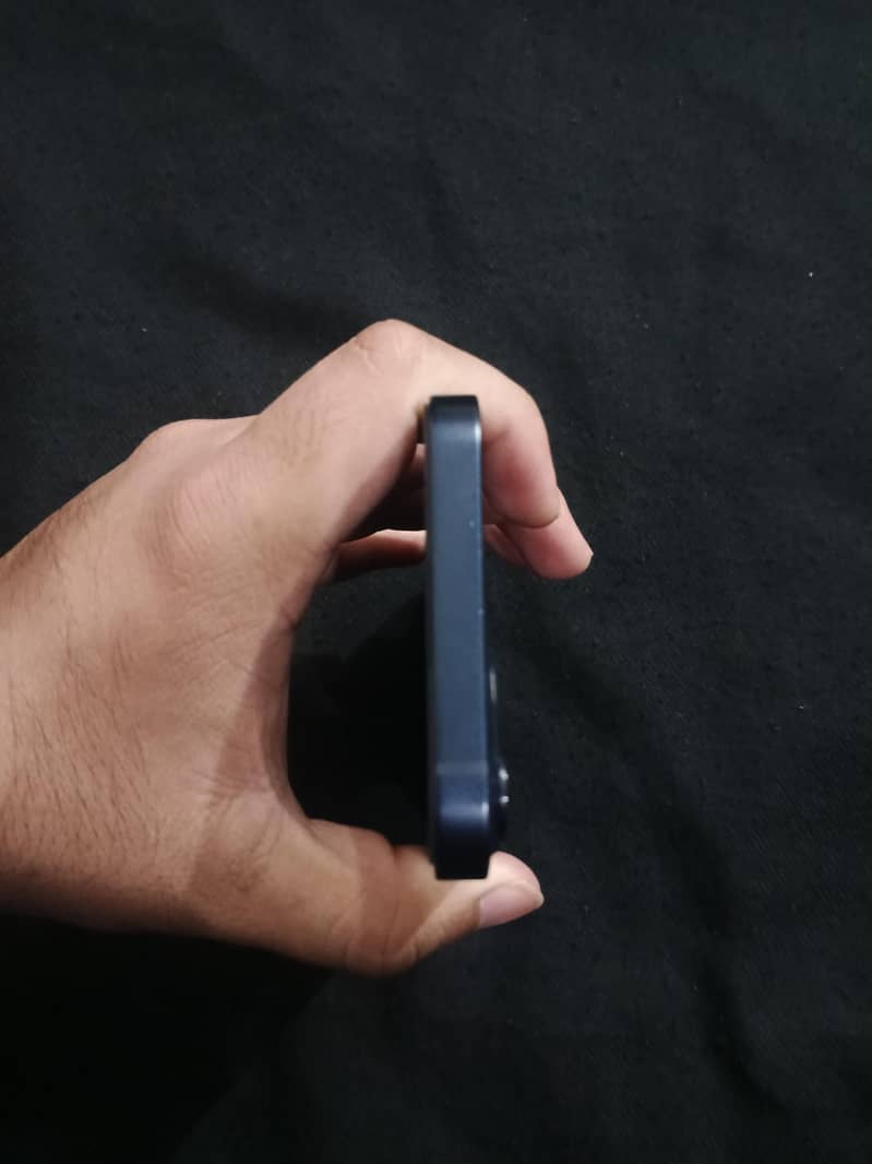 Apple iPhone 13 4