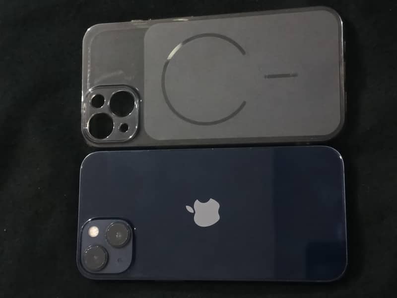 Apple iPhone 13 8