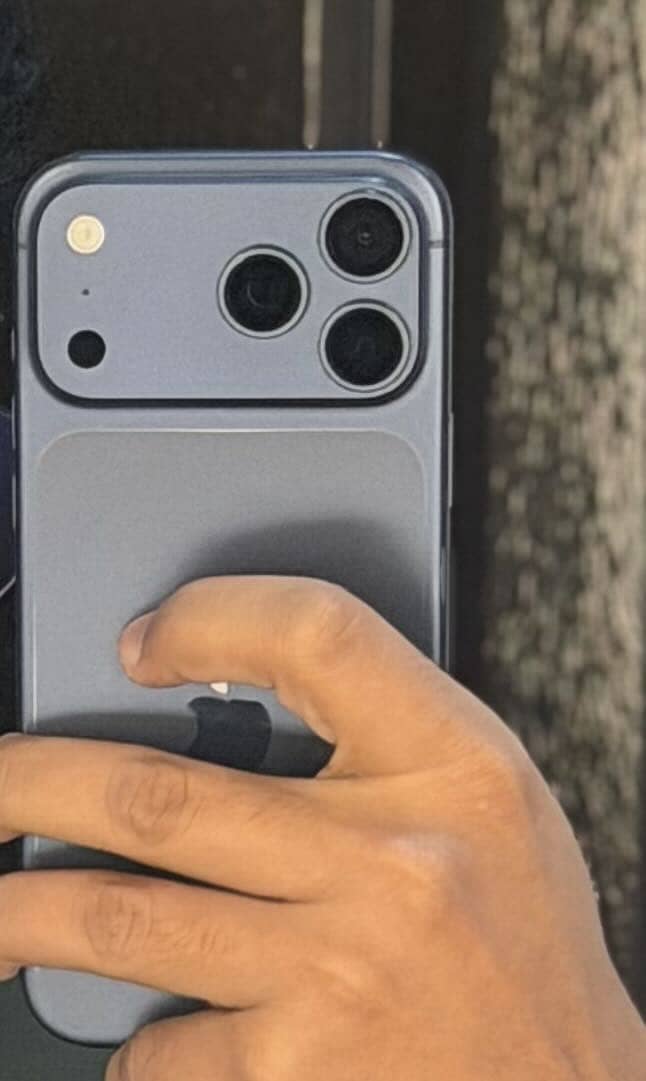 Apple iPhone 17 Pro Max 1