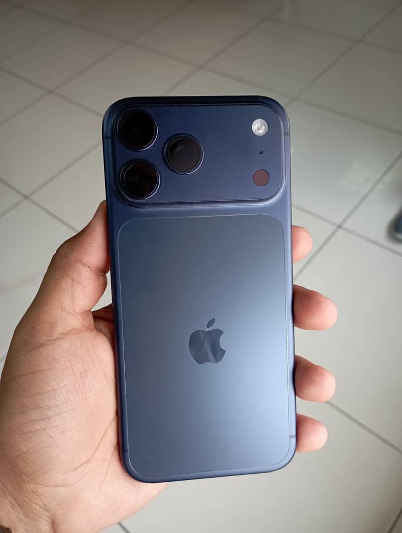 Apple iPhone 17 Pro Max 2