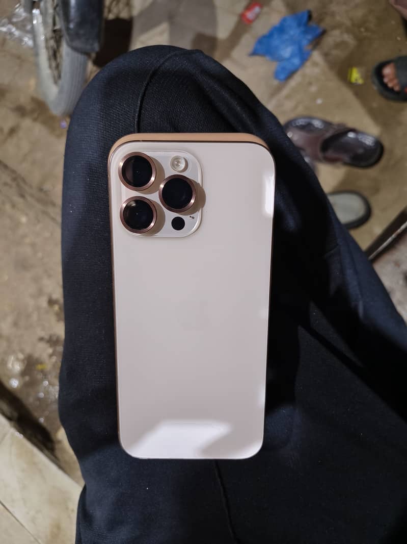 Apple iPhone 16 Pro Max 1