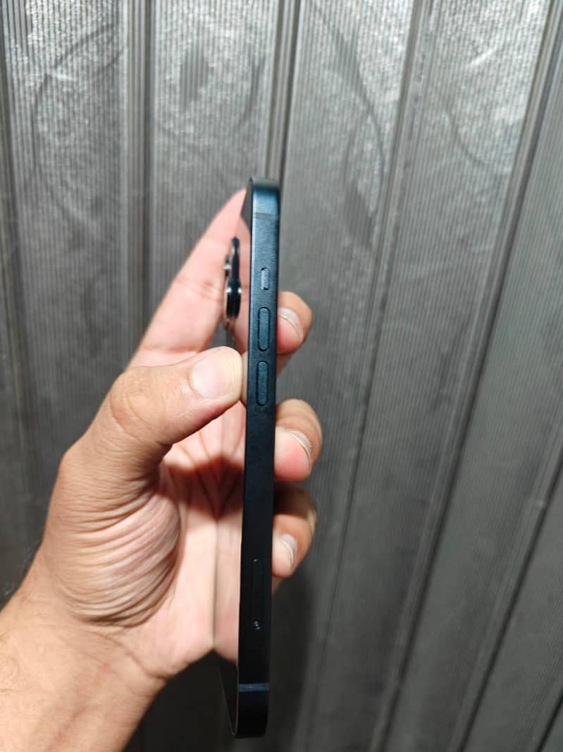 Apple iPhone 13 Sim working 5