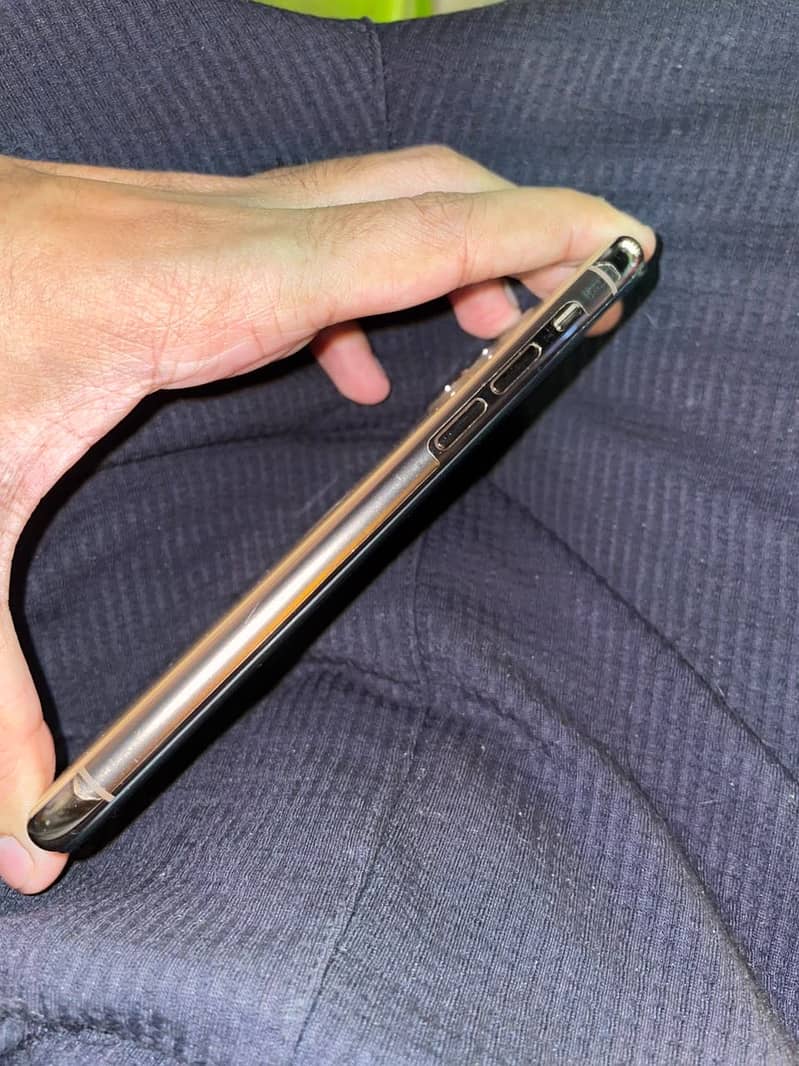 Apple iPhone 11 Pro 5