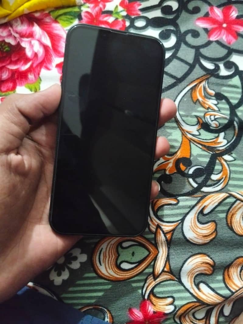 Apple iPhone 13 2