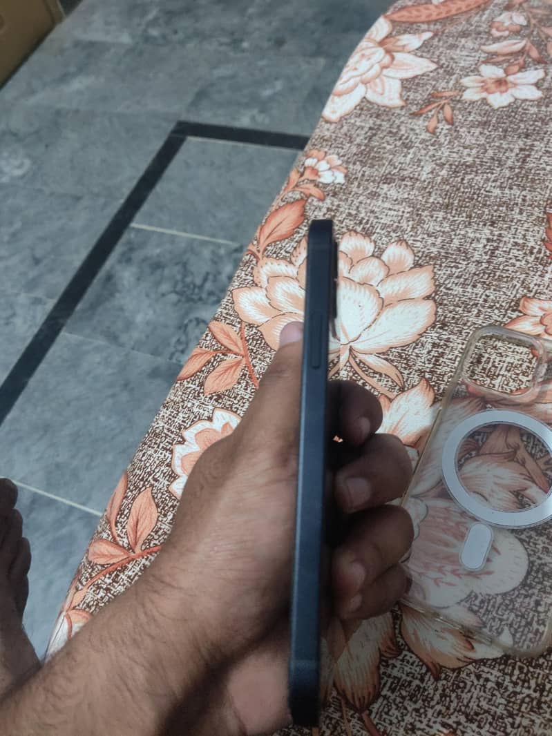 Apple iPhone 12 2