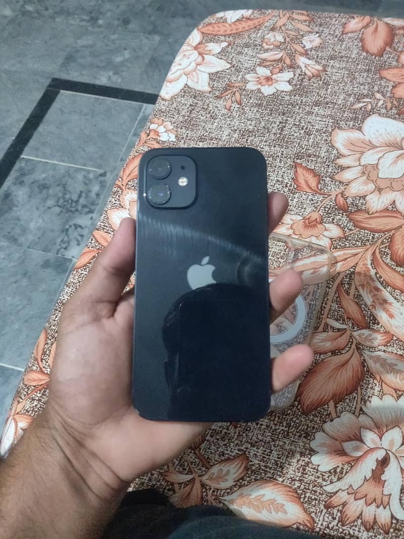 Apple iPhone 12 3
