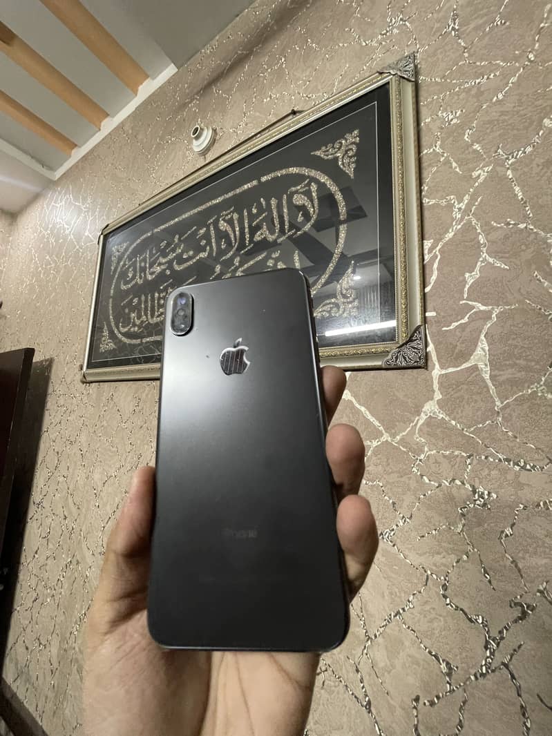 Apple iPhone XS Max 0