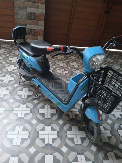 YJ Future Indus - 350 [Blue] (Brand New Battery Installed)