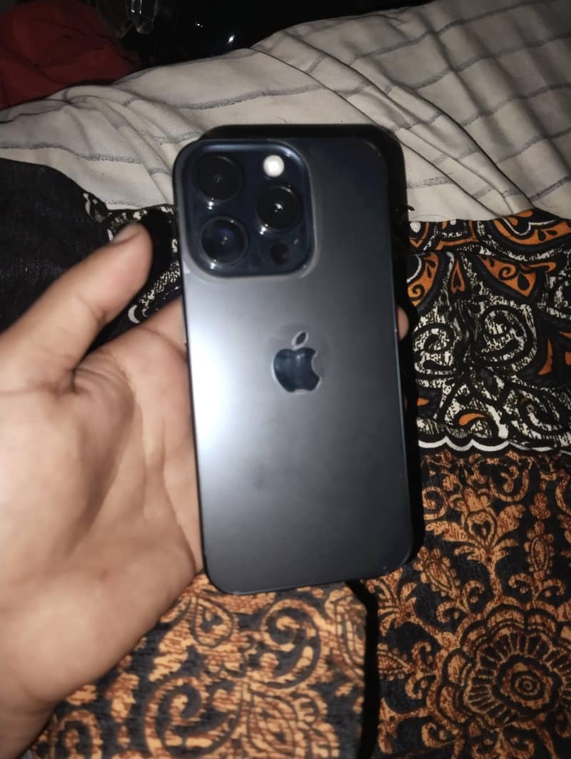 Apple iPhone 15 Pro 2