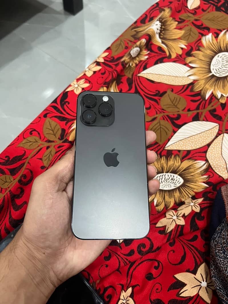 Apple iPhone 14 Pro Max 0