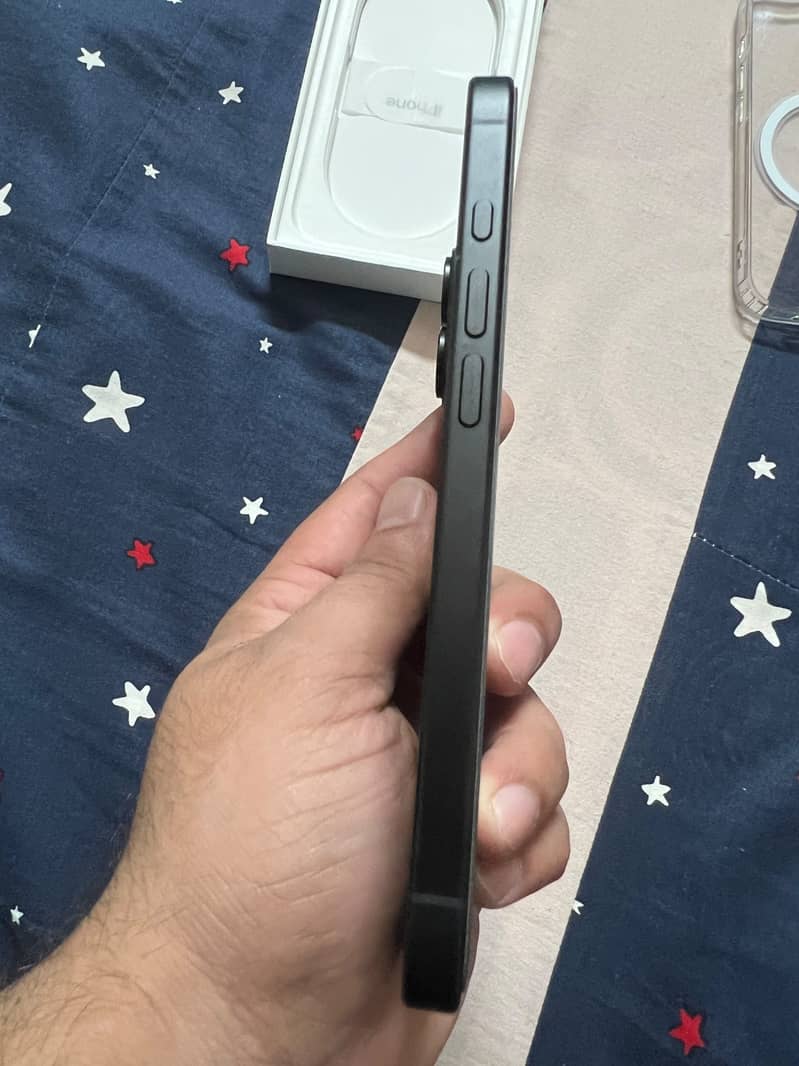 Apple iPhone 16 jv 4