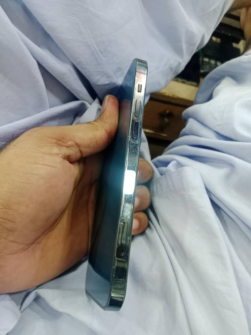 Apple iPhone 12 Pro 1