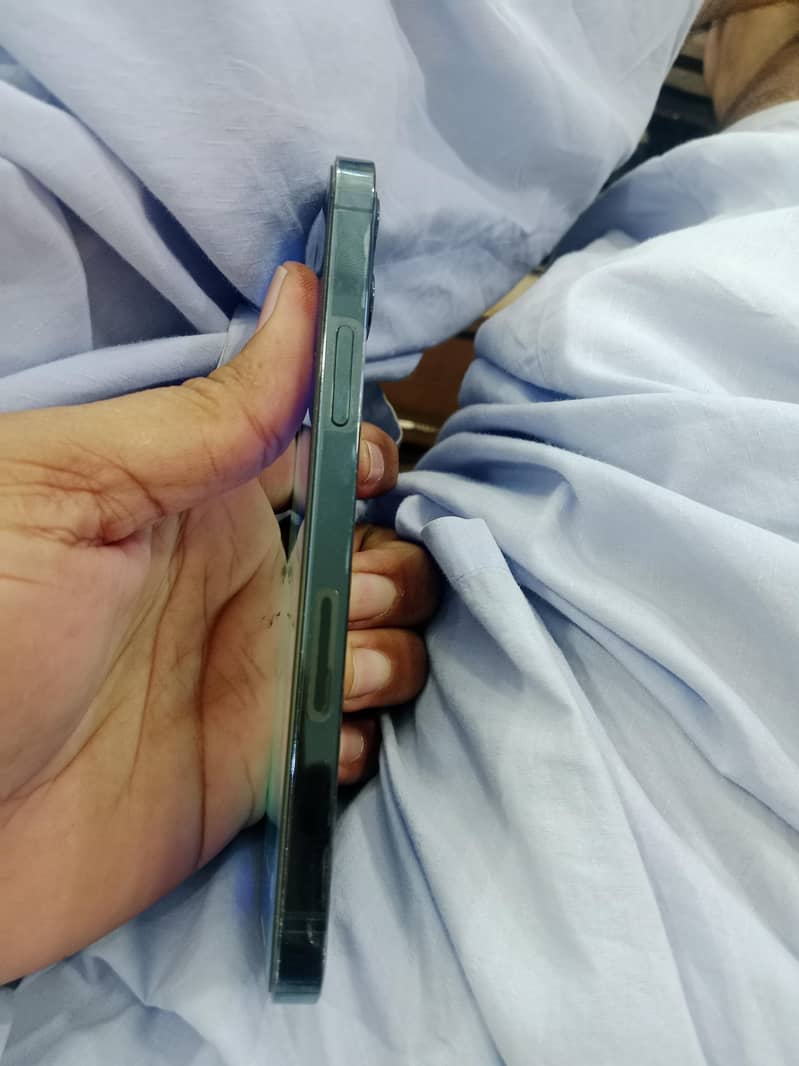 Apple iPhone 12 Pro 2
