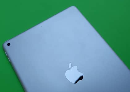 Apple iPad | GENERATION-9 | MINT! | FACTORY UNLOCK | OS-26.4 | 8557mAh