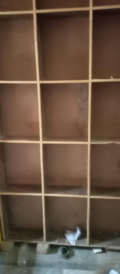 wooden rack + counter