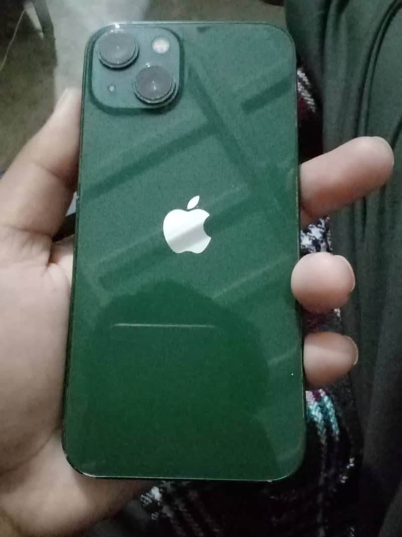 Apple iPhone 13 4