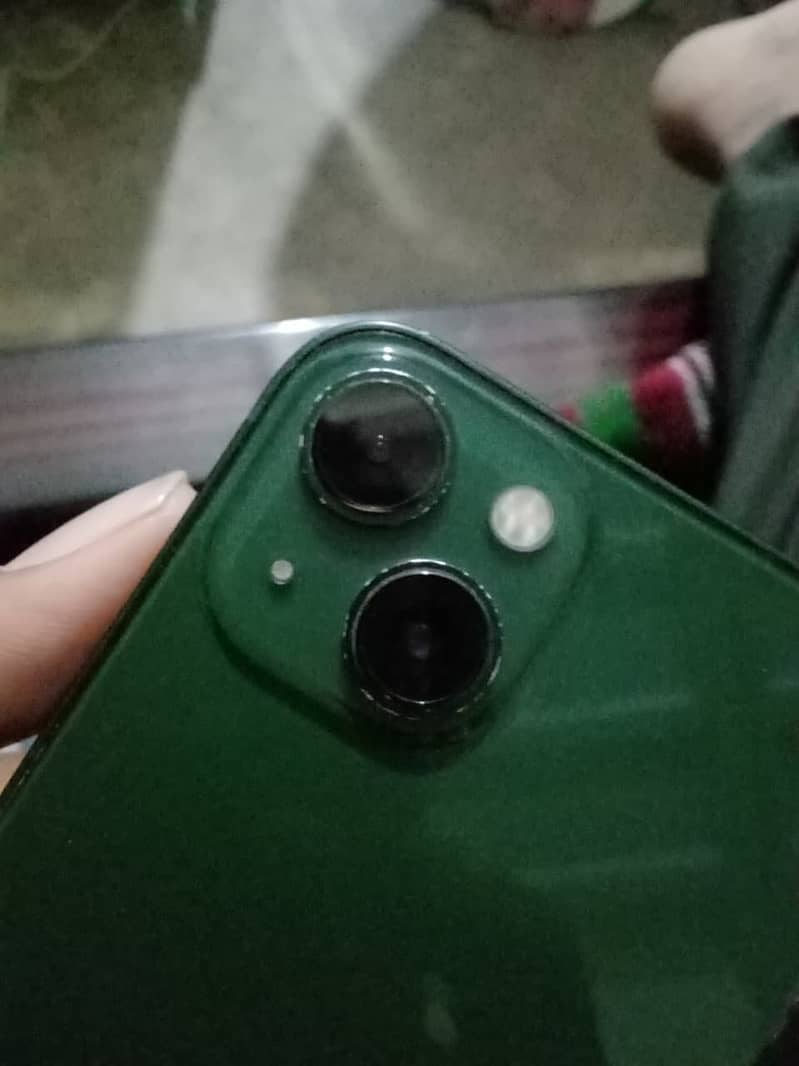 Apple iPhone 13 5