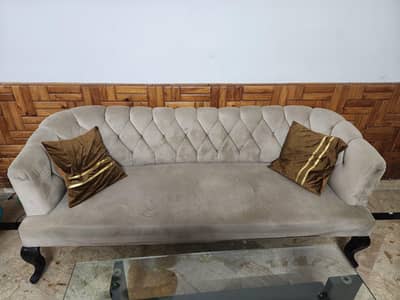 5 Seater Modern and Stylish Sofa Set with Centre Table