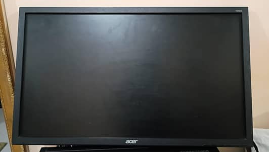 19 Inch Acer Led 10 to 10 Condition