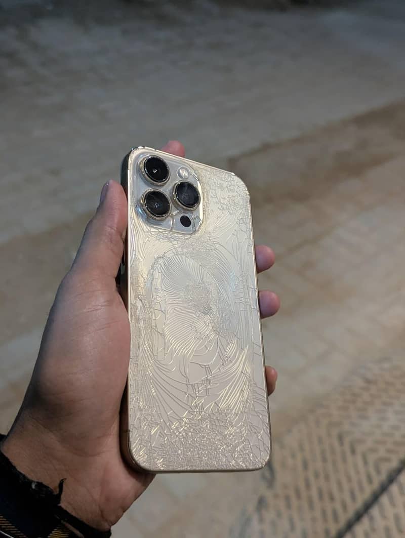 Apple iPhone 13 Pro 4