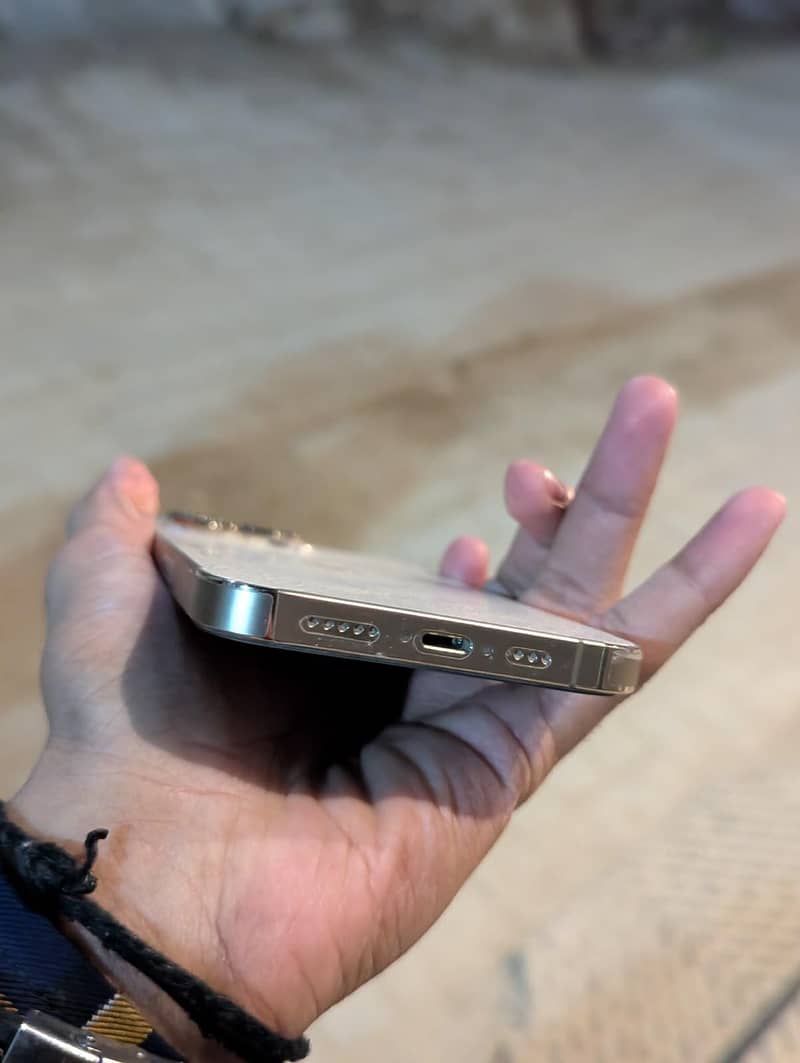 Apple iPhone 13 Pro 6