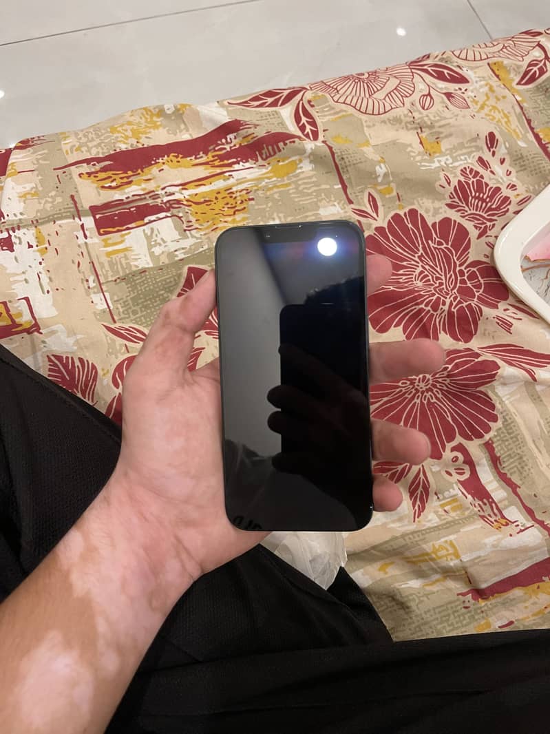 Apple iPhone 14 7