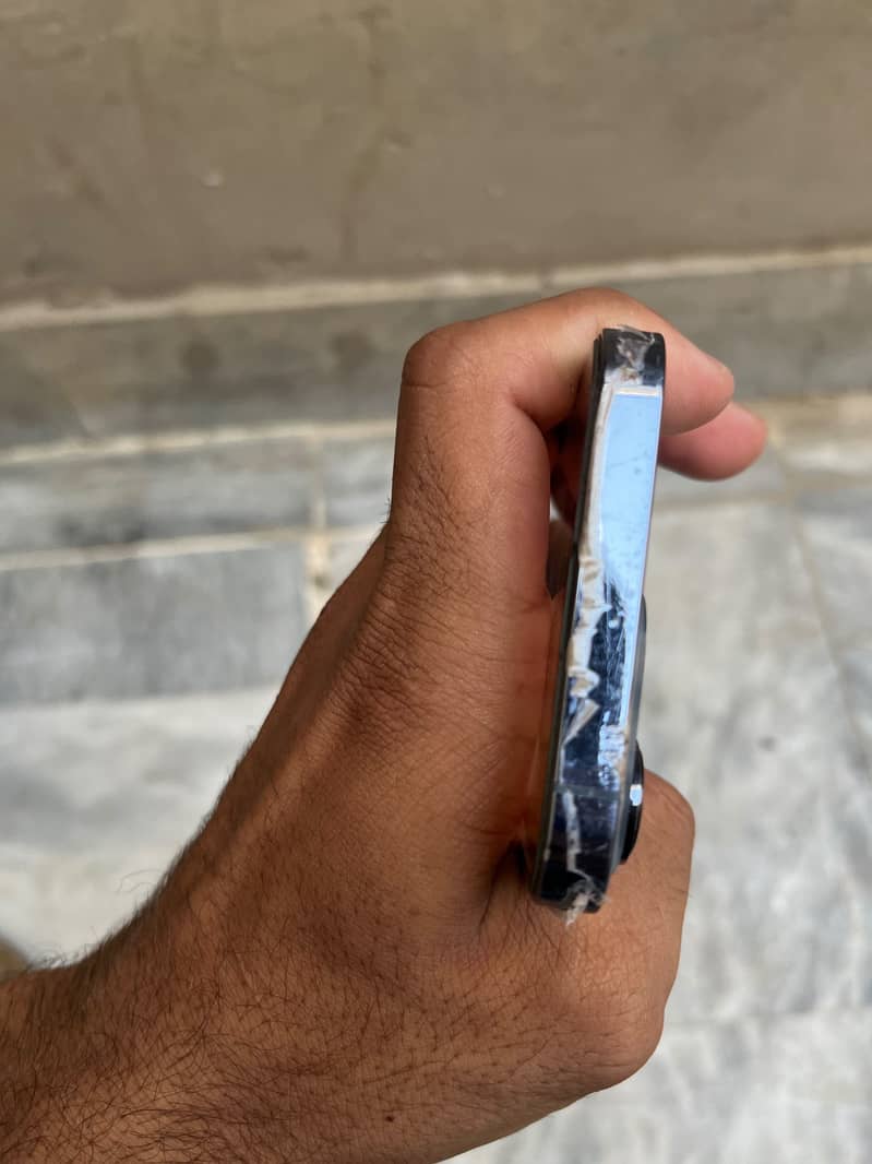 Apple iPhone 13 Pro 1