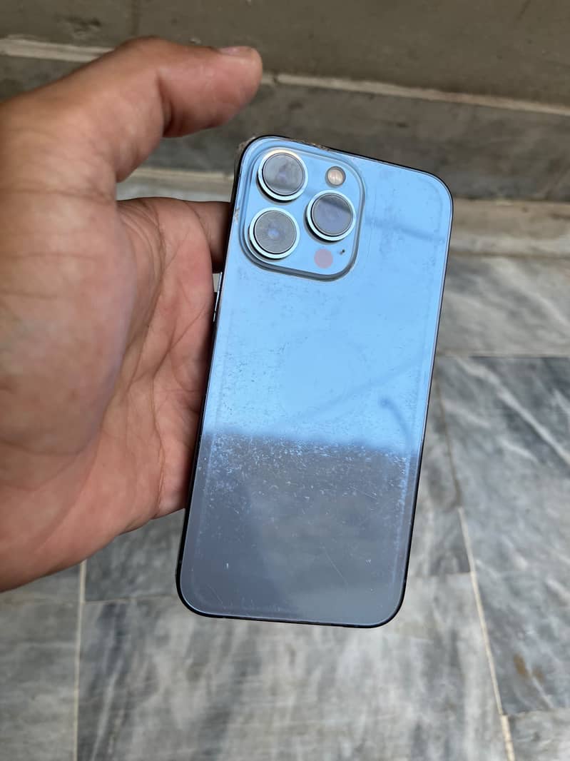 Apple iPhone 13 Pro 2