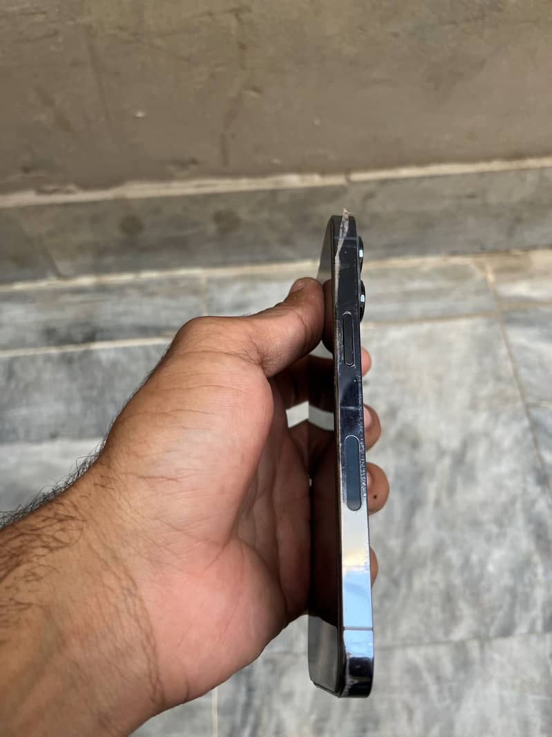 Apple iPhone 13 Pro 4