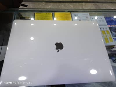 MacBook Pro 2019 16 inch 64gb ram silver
