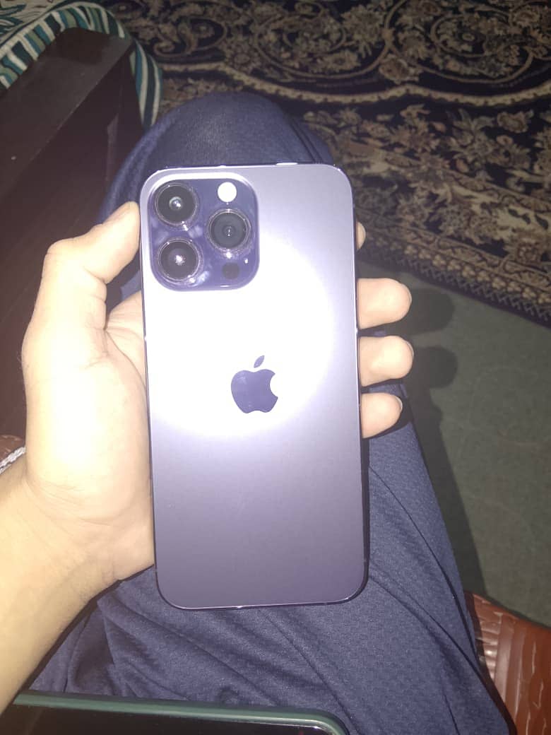 Apple iPhone 14 Pro Max 1