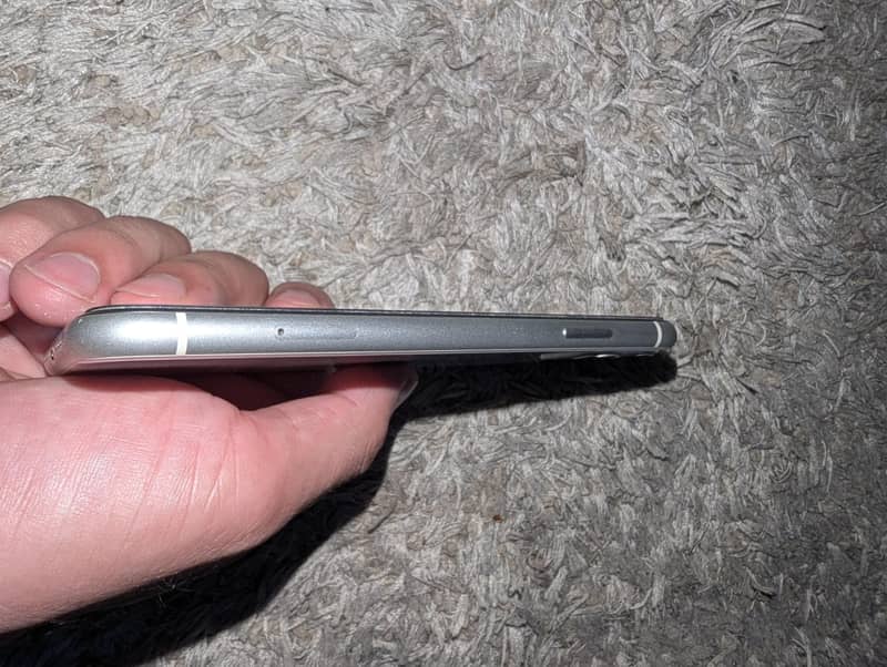 IPHONE11 3