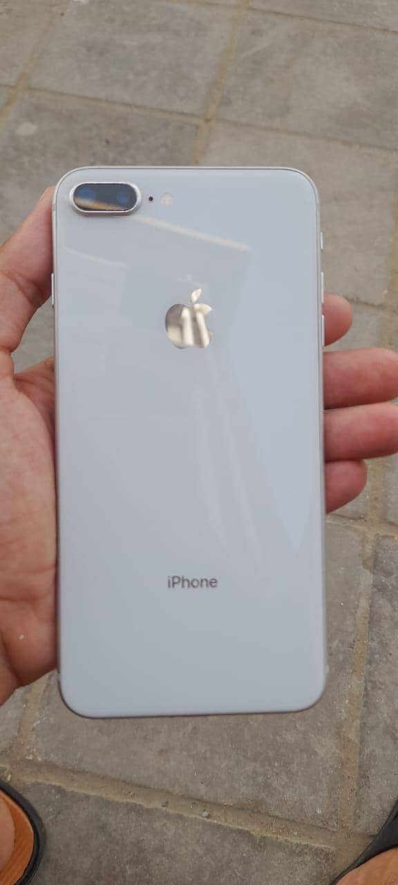 Apple iPhone 8 Plus 0