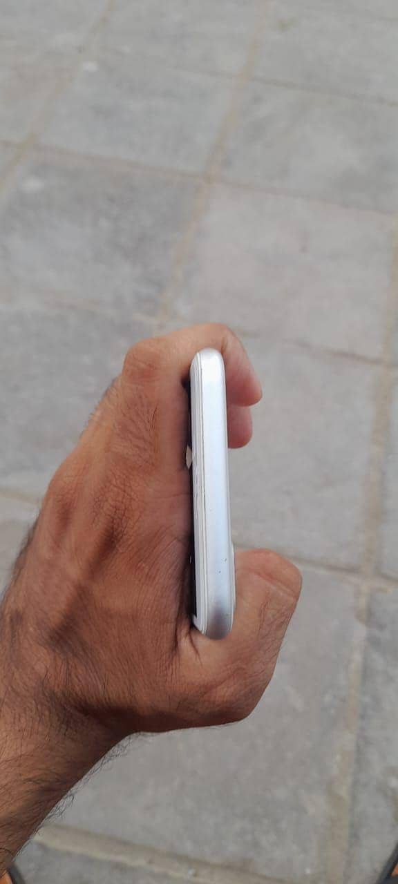 Apple iPhone 8 Plus 5