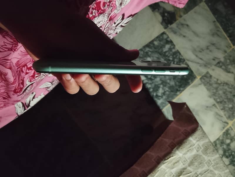 Apple iPhone 11 2