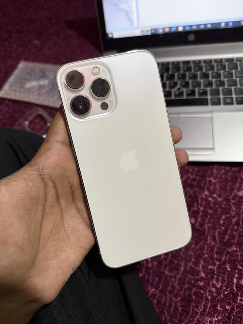Apple iPhone 13 Pro Max 2