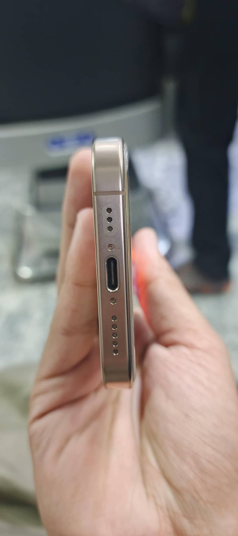 Apple iPhone 16 Pro 4