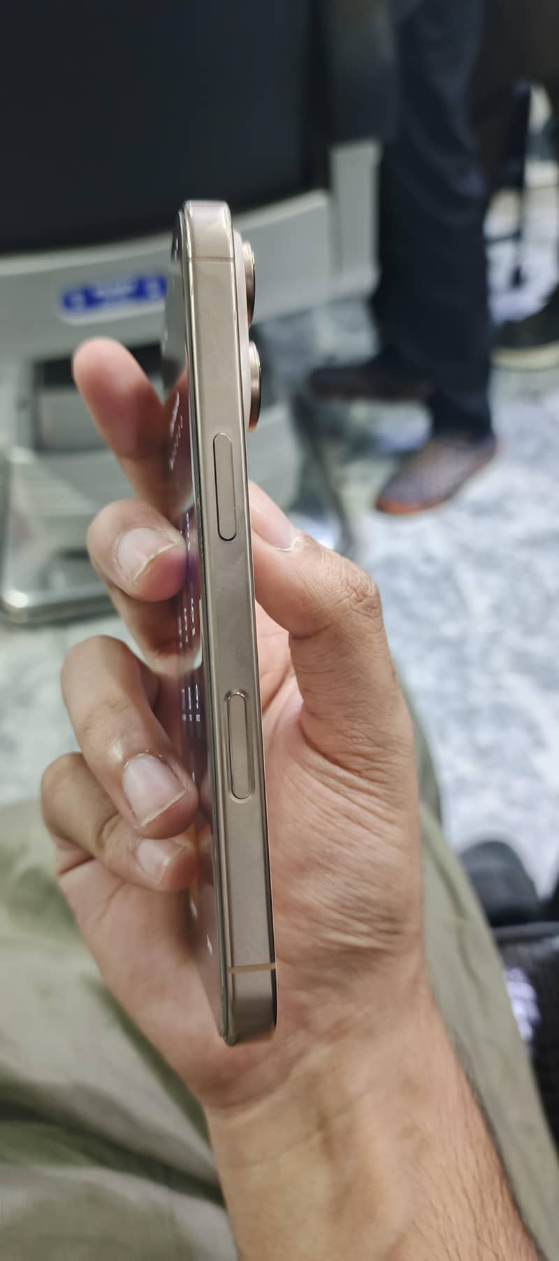 Apple iPhone 16 Pro 6