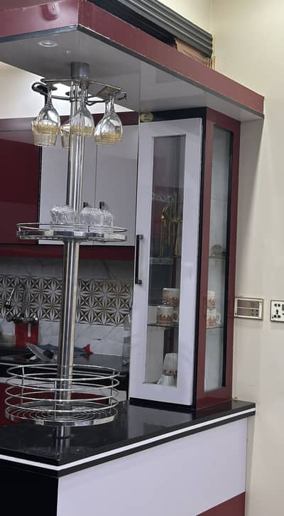 Kitchen crokery/vanity