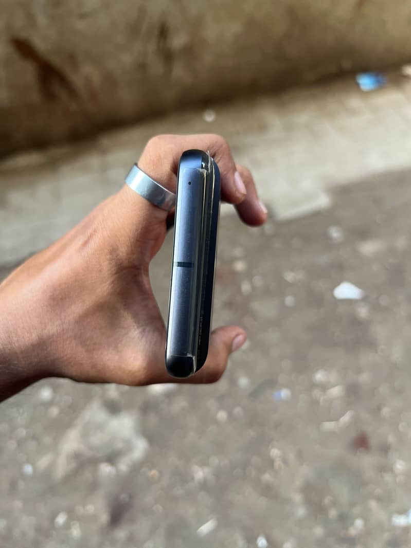 Google Pixel 8 4