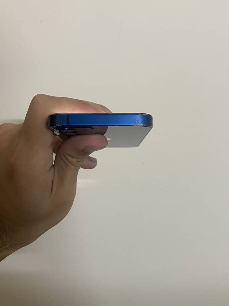 Apple iPhone 12 mini 4