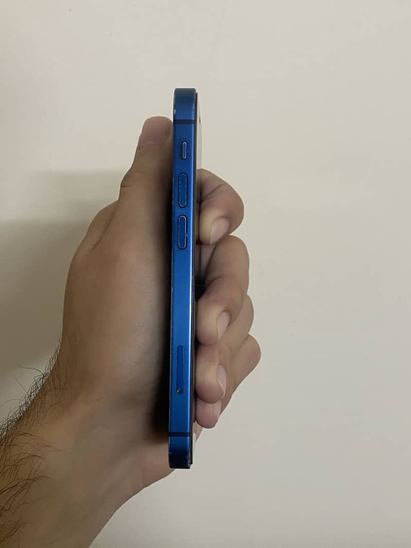 Apple iPhone 12 mini 6
