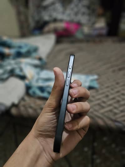 Apple iPhone 16 10/10 condition