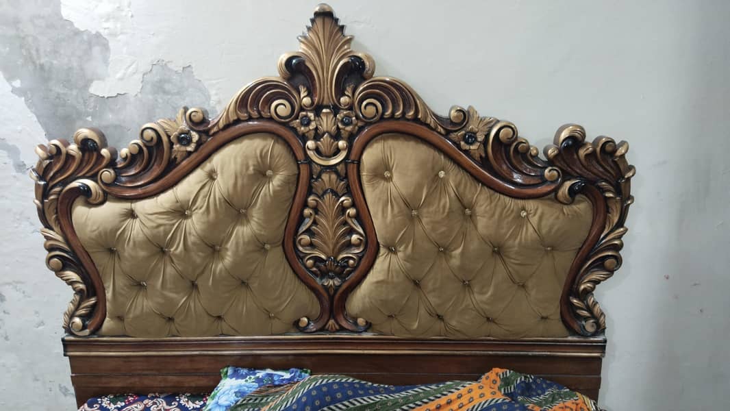 bed without side table 2 seater sofa 0