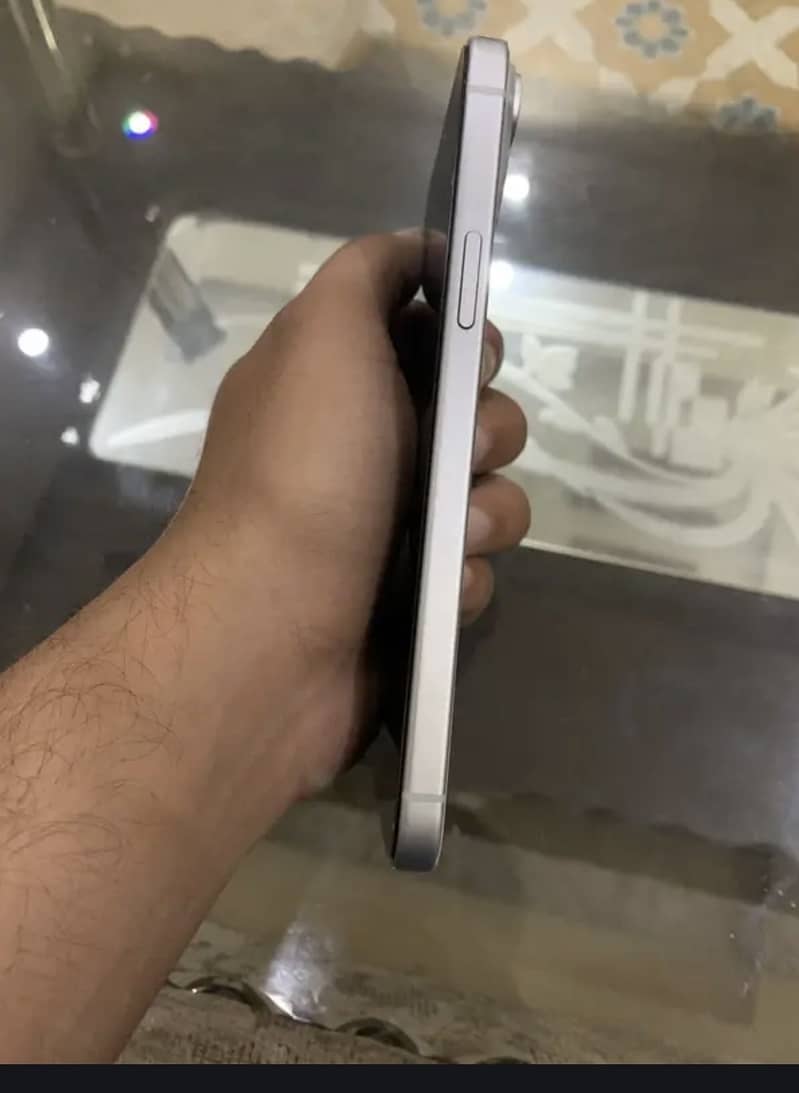 Apple iPhone 15 plus 0