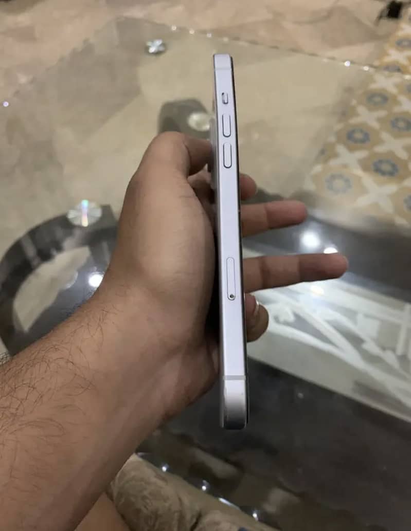 Apple iPhone 15 plus 3