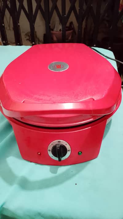 Westpoint  Deluxe 12 inch pizza maker