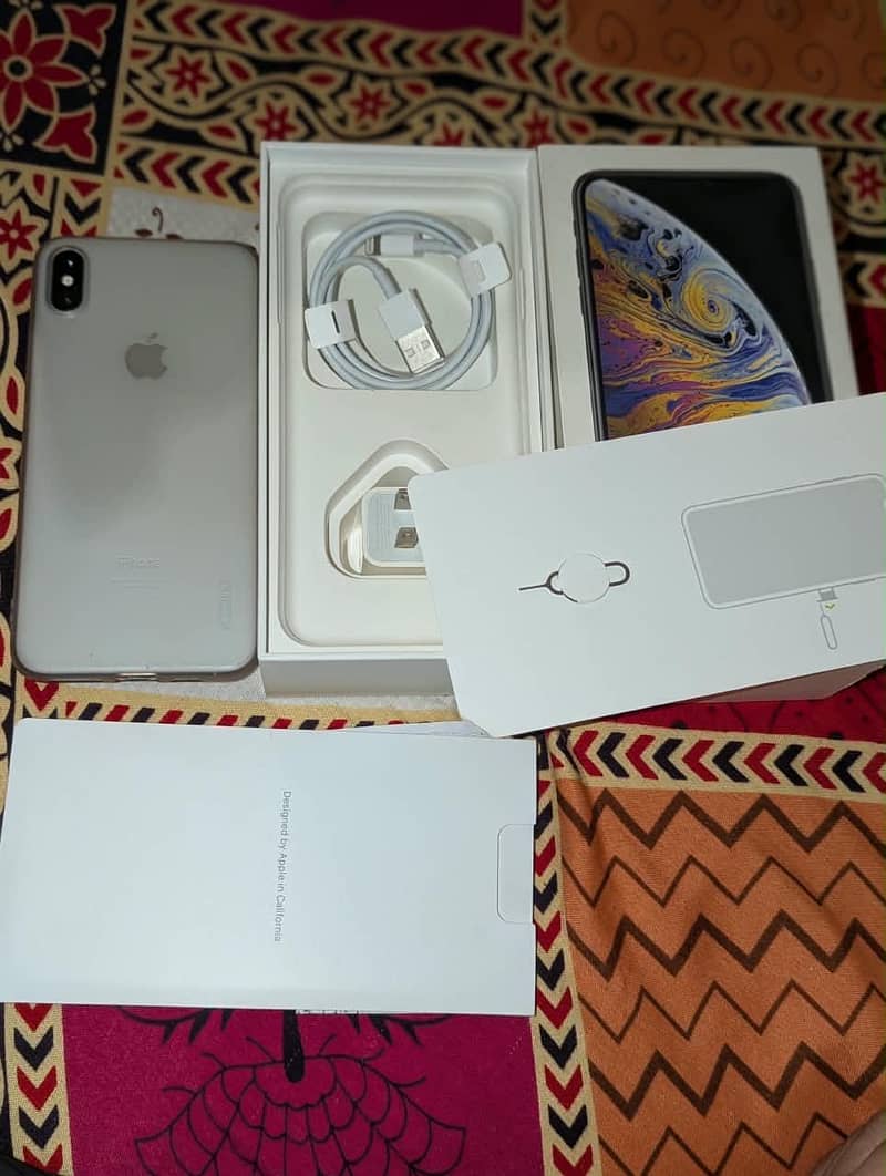 Apple iPhone XS Max 4